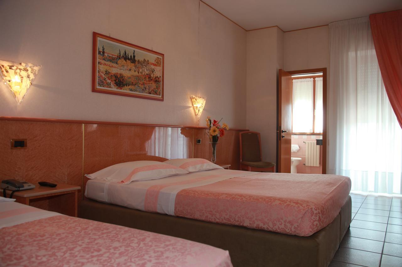 Quadruple Room,639242901:JPEG